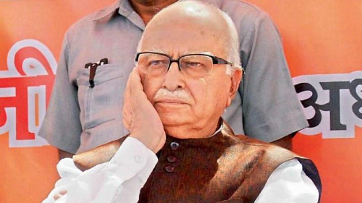 LK Advani on note ban issue: I feel like resigning